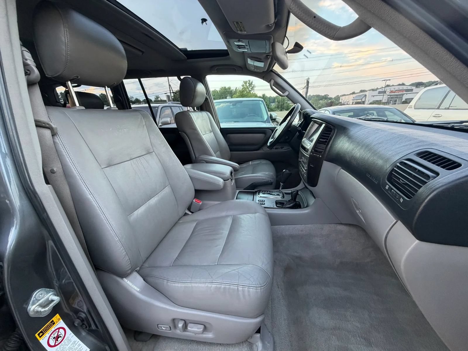 Used 2004 Toyota Land Cruiser AWD/4WD image 10