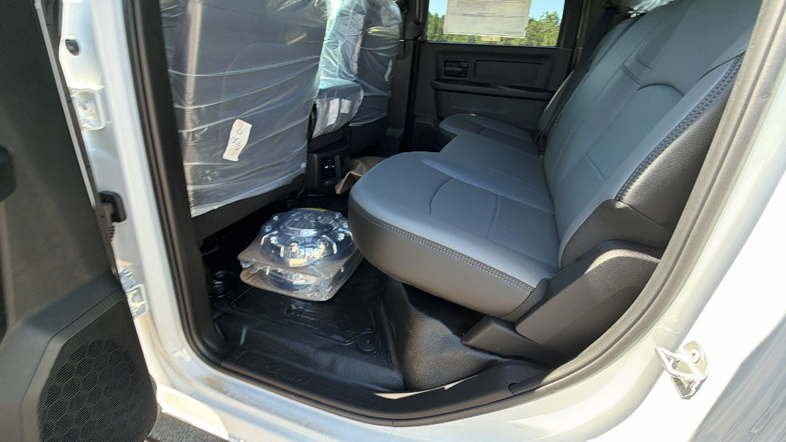New 2026 RAM 5500 Tradesman w/ Chrome Appearance Group AWD/4WD image 22