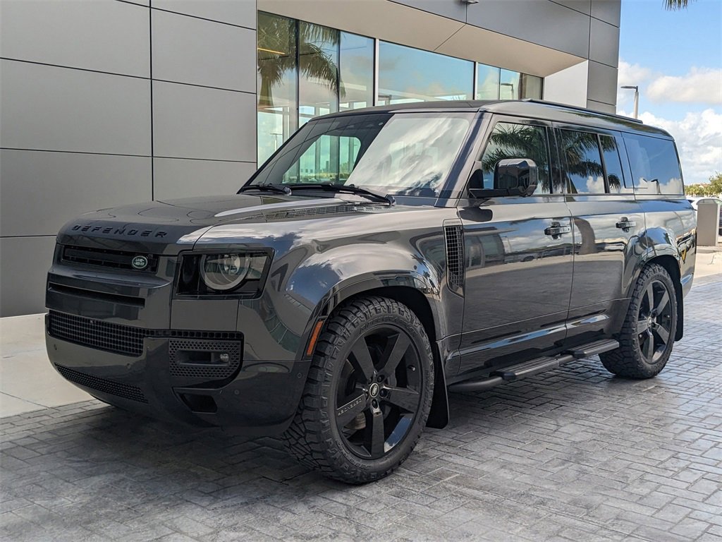 New 2025 Land Rover Defender 130 X-Dynamic SE