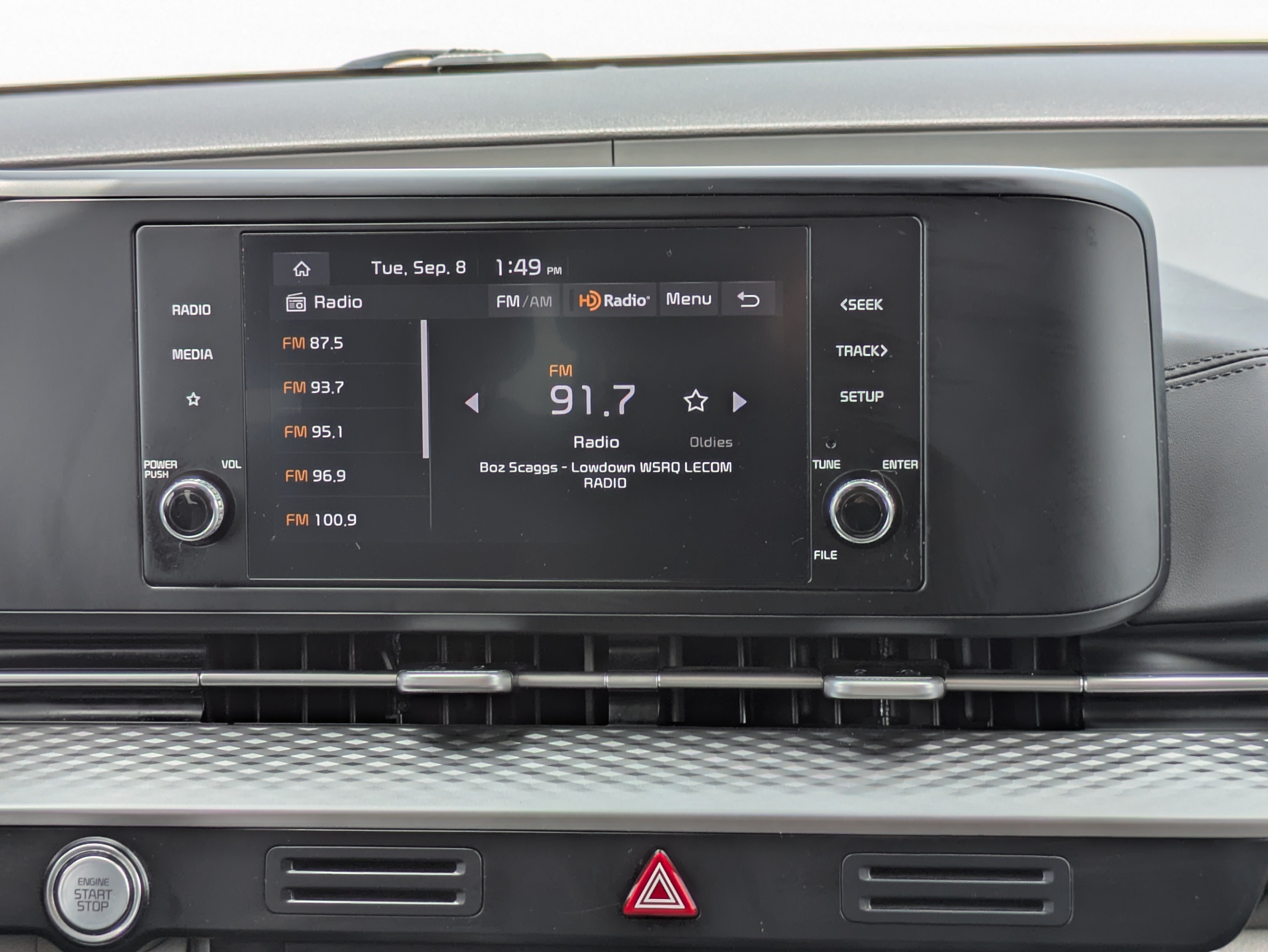 Certified 2024 Kia Carnival LX FWD image 18