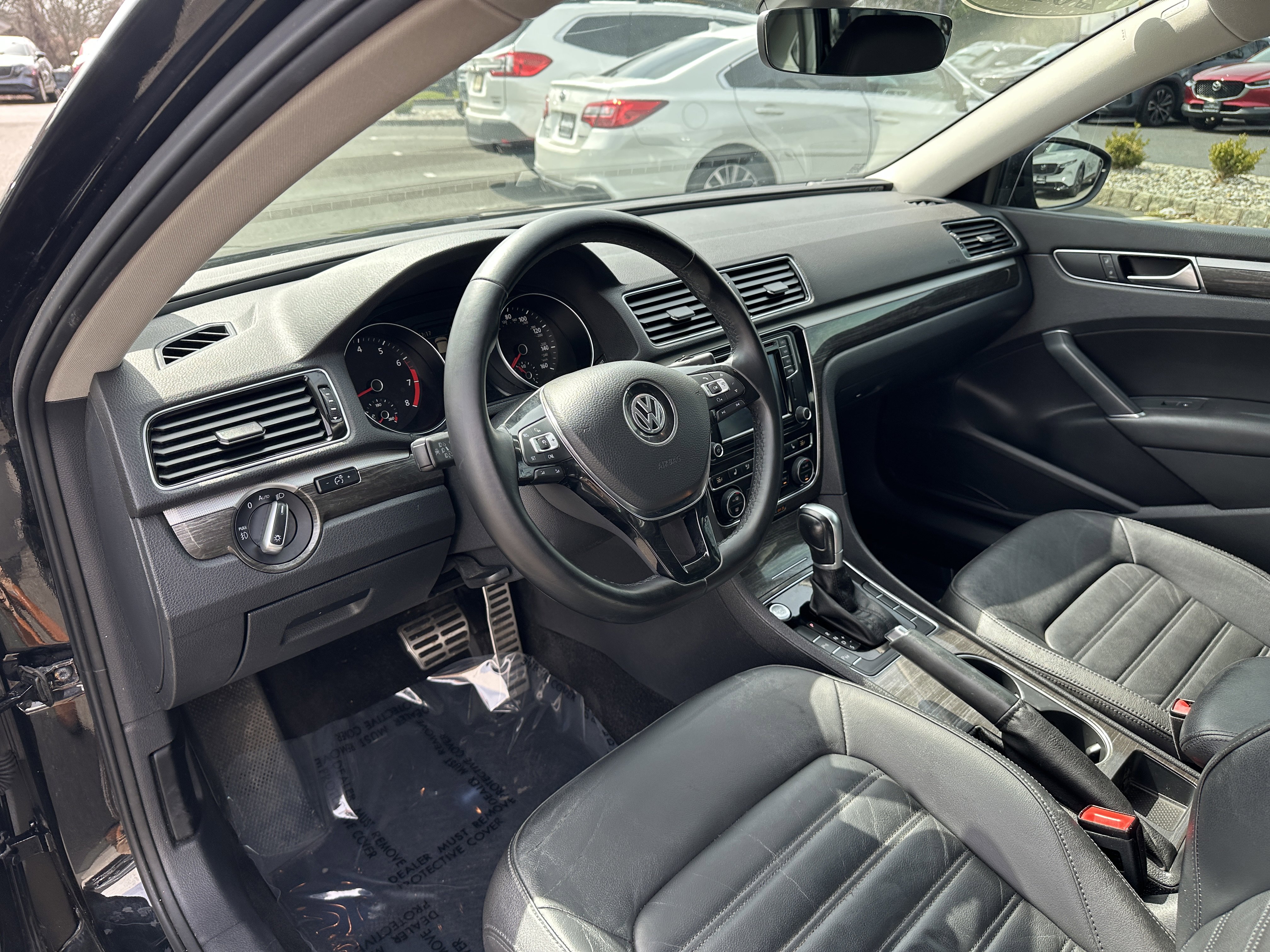 Used 2016 Volkswagen Passat 1.8T SEL Premium image 21