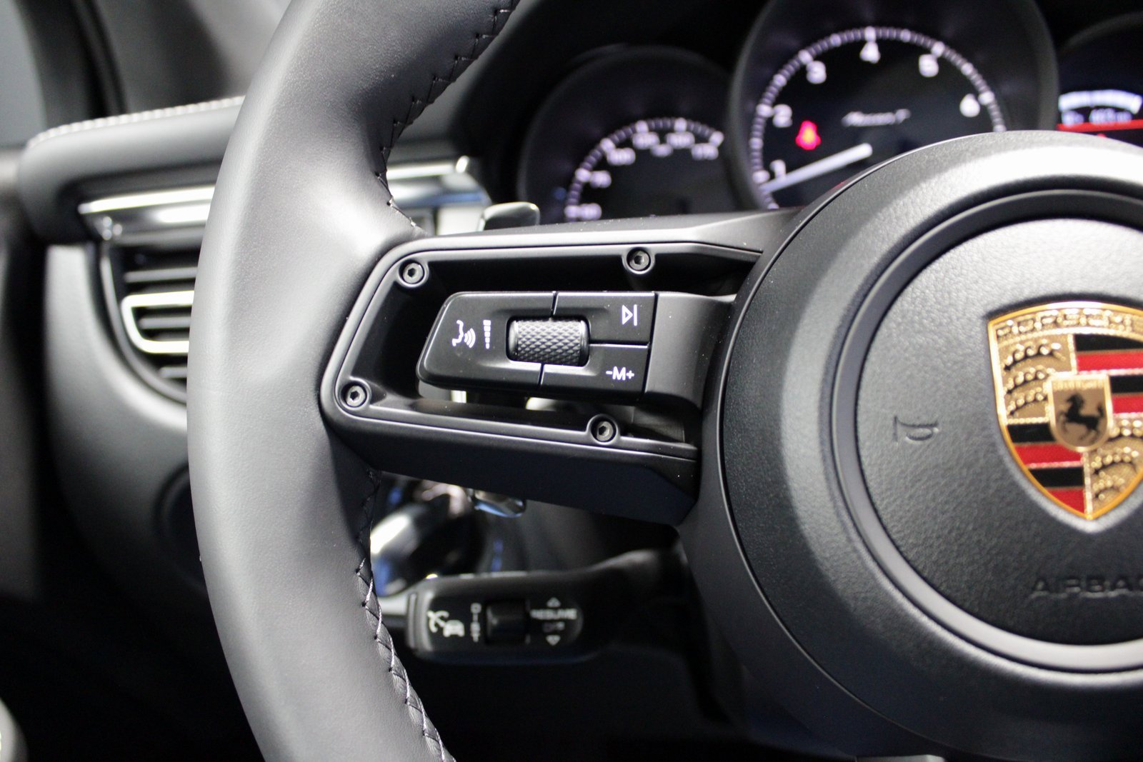 New 2026 Porsche Macan Turbo image 27