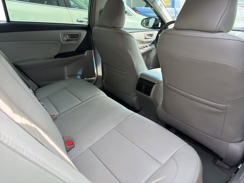 Used 2016 Toyota Camry XLE w/ Moonroof Package image 6