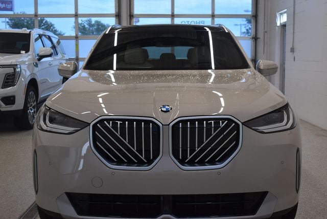 New 2026 BMW X3 xDrive30i w/ Premium Package AWD/4WD image 3