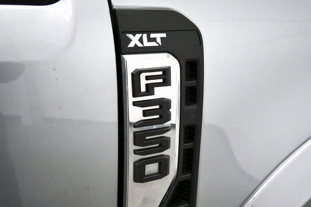 Used 2023 Ford F350 XLT image 10