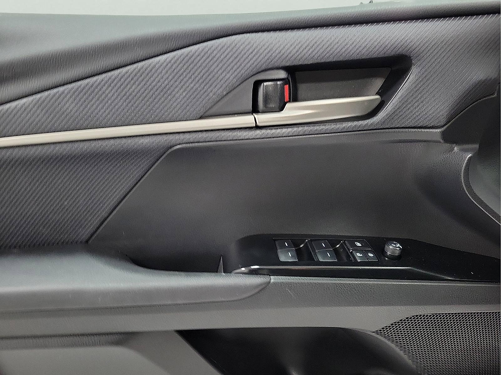 Certified 2025 Toyota Camry SE FWD image 13
