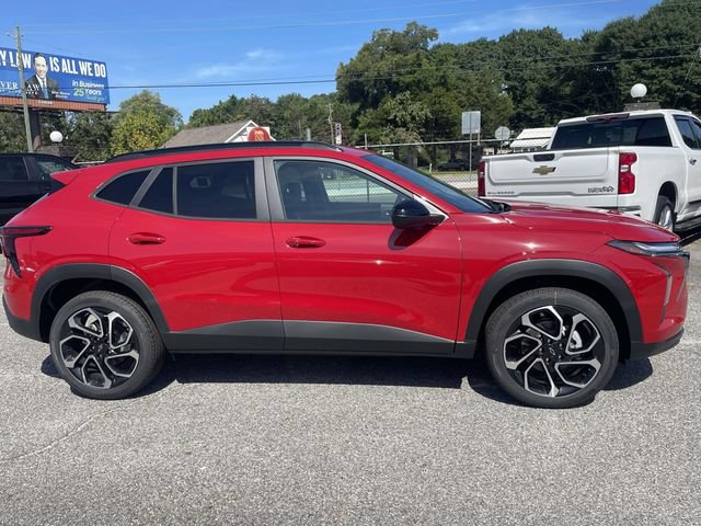 New 2026 Chevrolet Trax RS w/ Driver Confidence Package FWD video 3