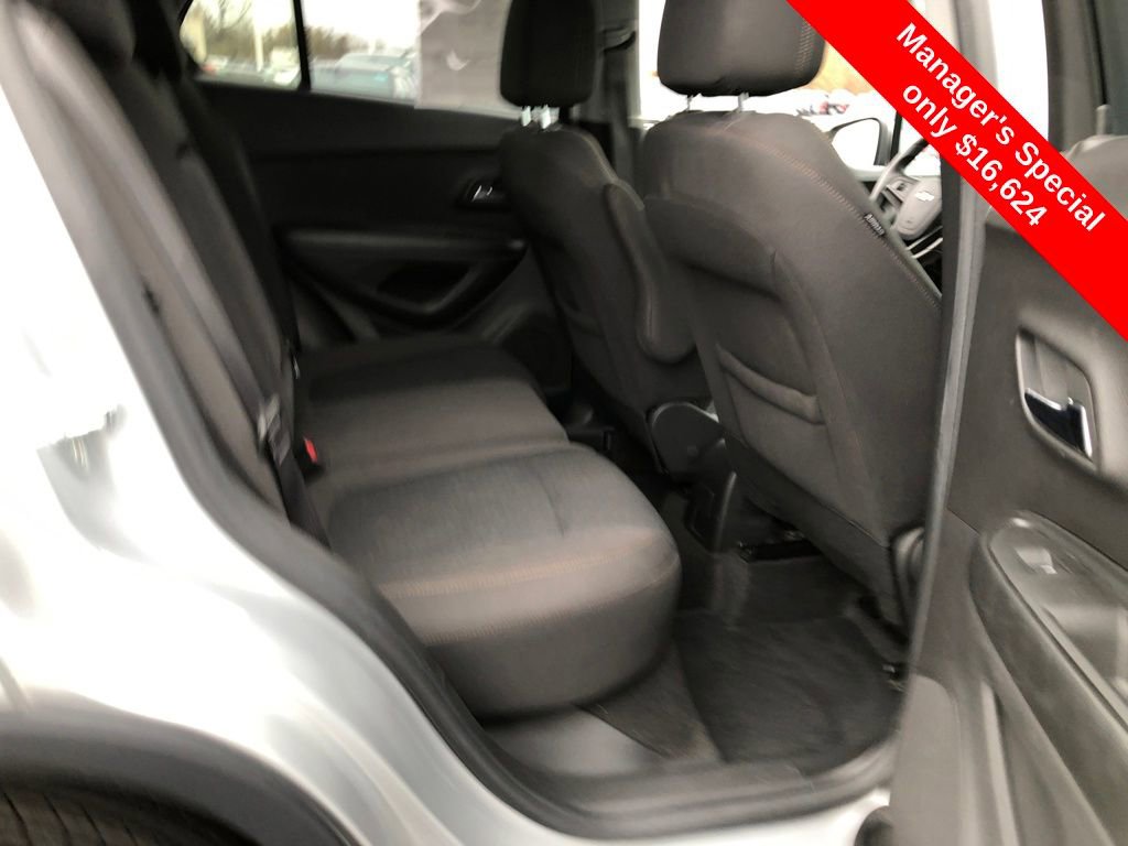 Used 2022 Chevrolet Trax LS w/ Tint and Cruise Package image 19
