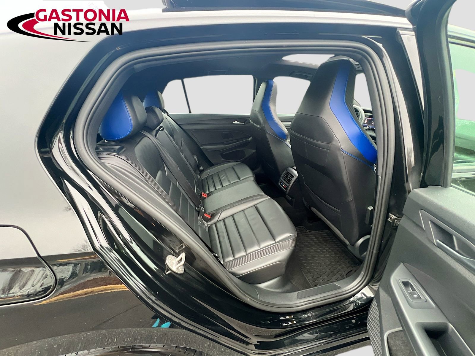 Used 2024 Volkswagen Golf R image 34