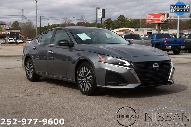 Certified 2024 Nissan Altima 2.5 SV image 1