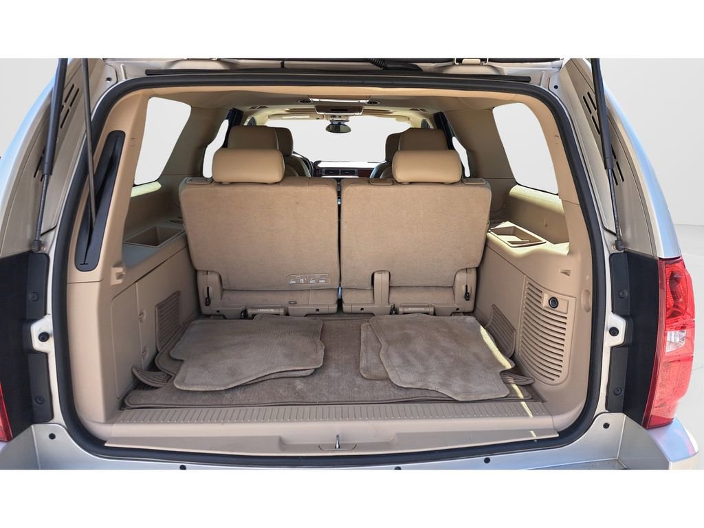 Used 2013 Chevrolet Suburban LTZ image 18