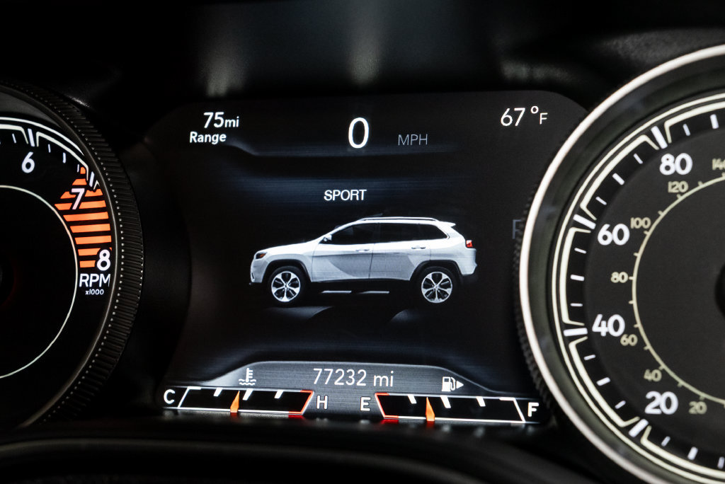 Used 2020 Jeep Cherokee Limited w/ Trailer Tow Group AWD/4WD image 15