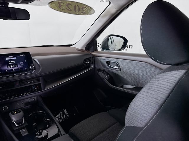 Used 2023 Nissan Rogue SV image 24