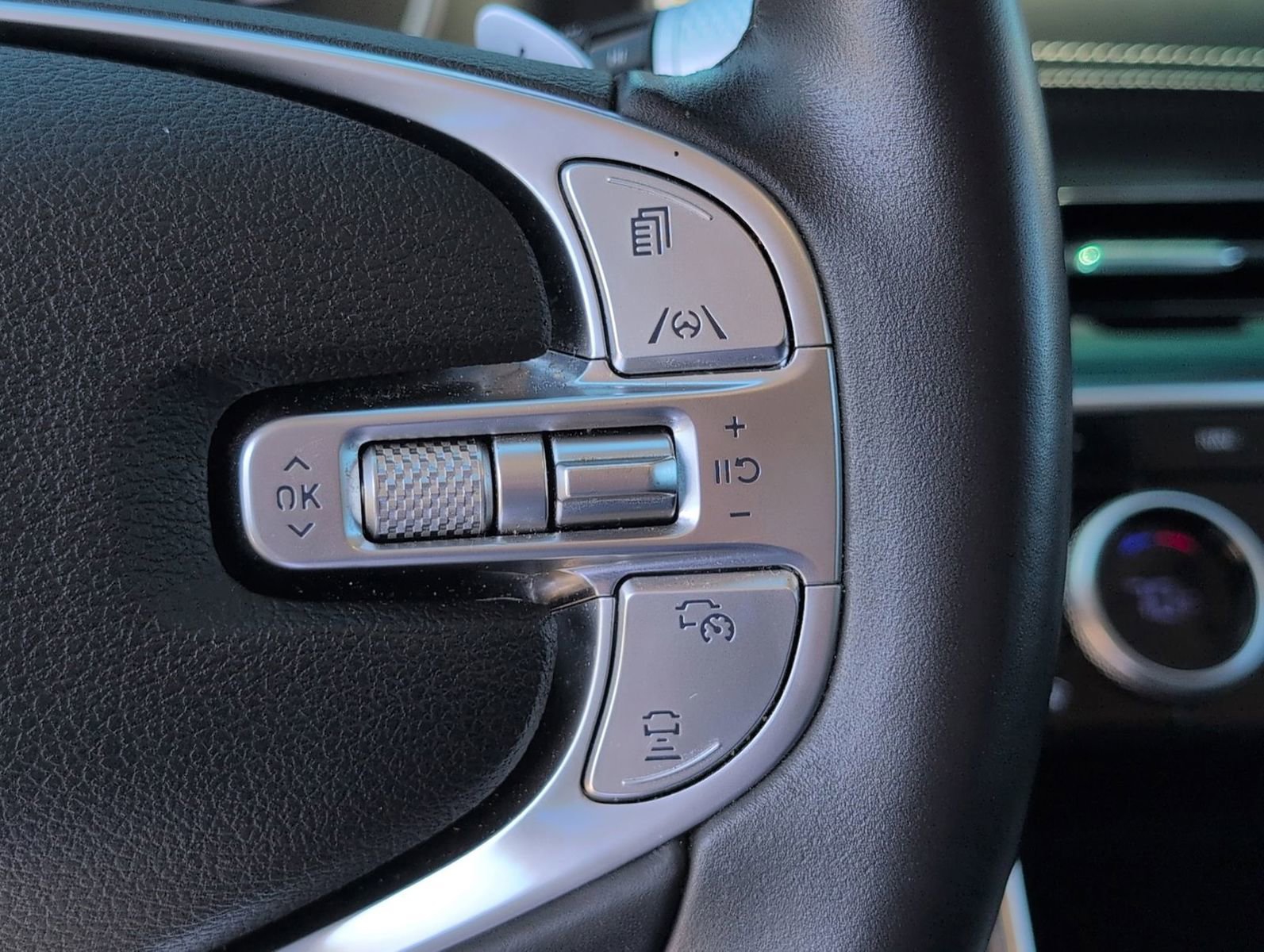 Used 2024 Genesis GV80 2.5T image 24