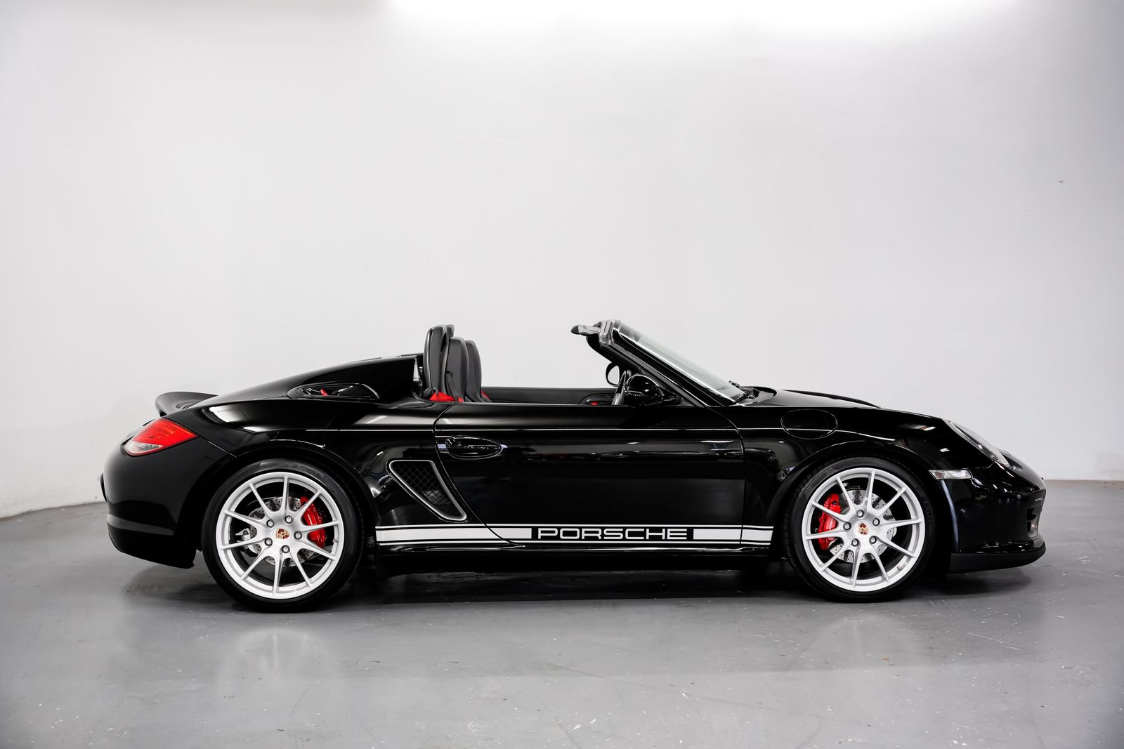 Used 2011 Porsche Boxster Spyder RWD image 2