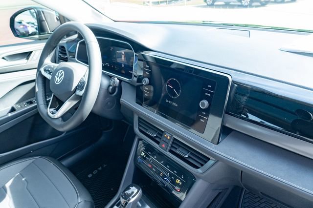 New 2026 Volkswagen Taos SE image 42
