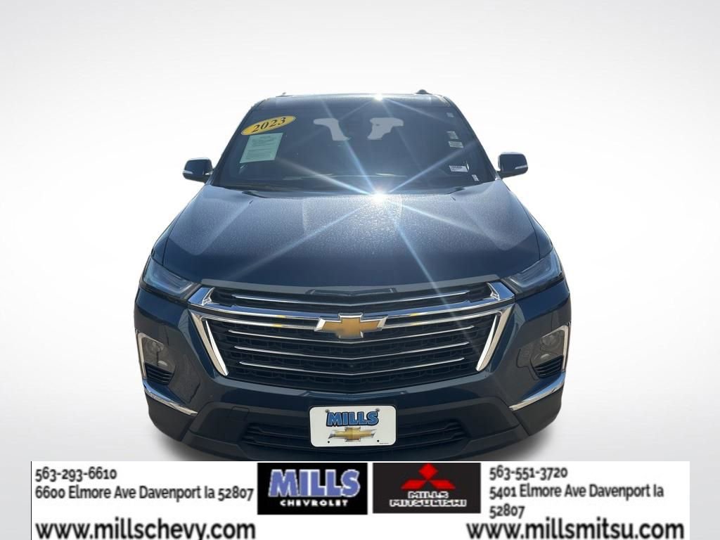 Used 2023 Chevrolet Traverse LT w/ LT Premium Package AWD/4WD image 2