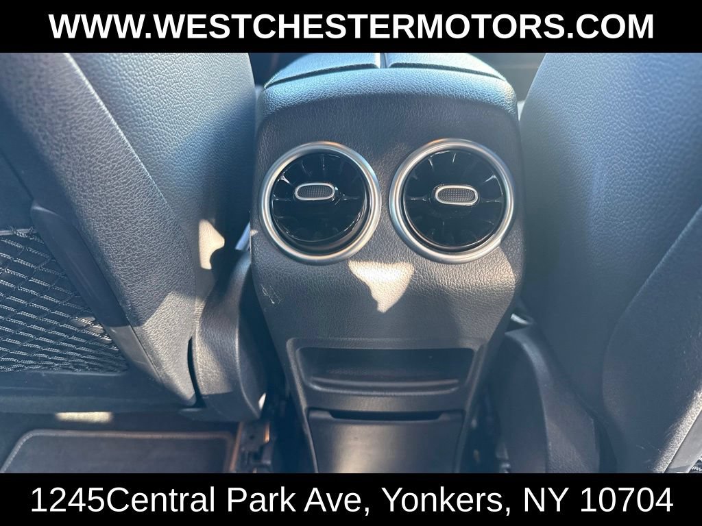 Used 2021 Mercedes-Benz GLB 250 4MATIC w/ Premium Package image 19