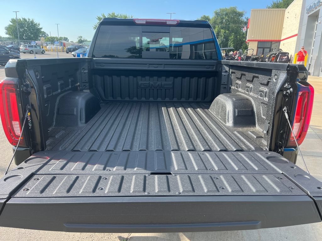 New 2026 GMC Sierra 1500 SLT w/ SLT Premium Plus Package AWD/4WD image 15