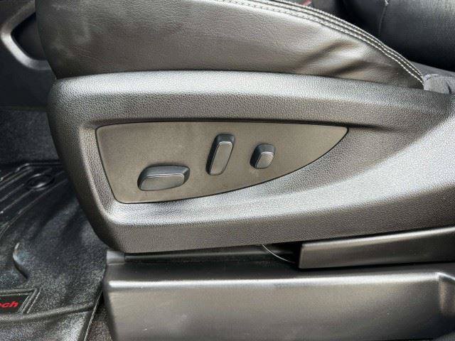 Used 2018 GMC Yukon XL Denali w/ Denali Ultimate Package AWD/4WD image 24