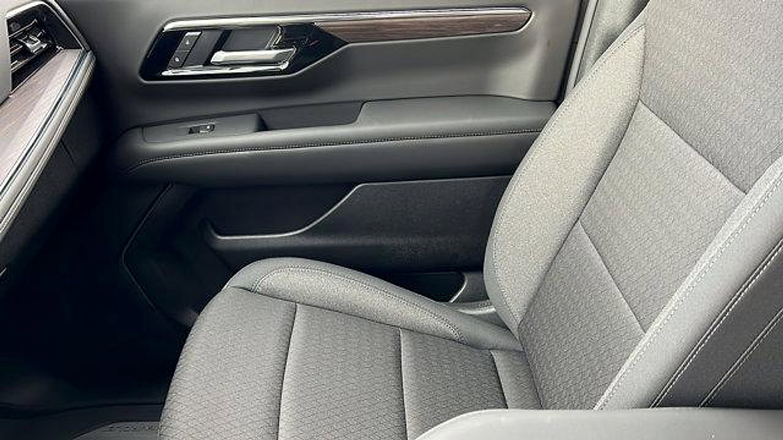 New 2026 Chevrolet Tahoe LS image 21