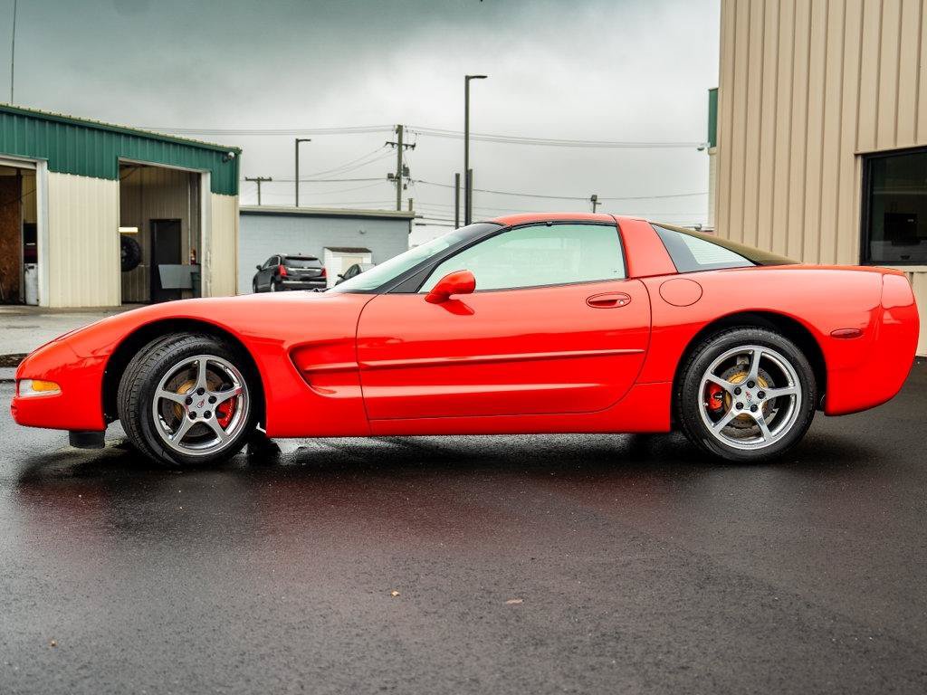 Used 2001 Chevrolet Corvette Coupe w/ Preferred Equipment Group2 RWD image 5