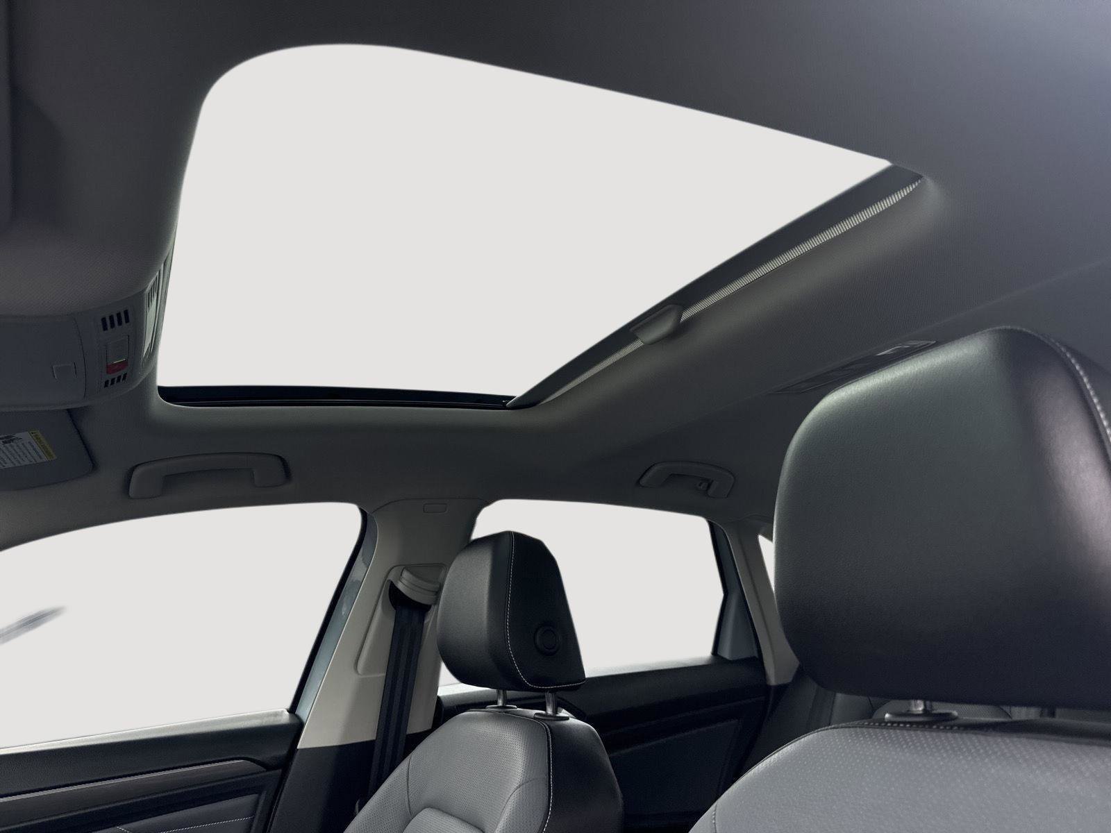 Used 2025 Volkswagen Jetta SEL image 20