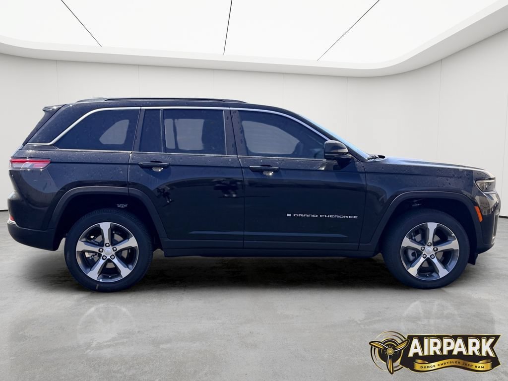 New 2026 Jeep Grand Cherokee Limited w/ Luxury Tech Group II AWD/4WD image 2