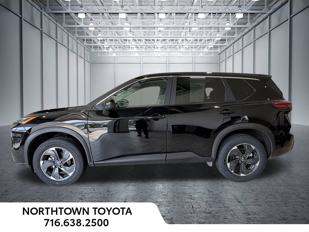 Used 2025 Nissan Rogue SV AWD/4WD image 3