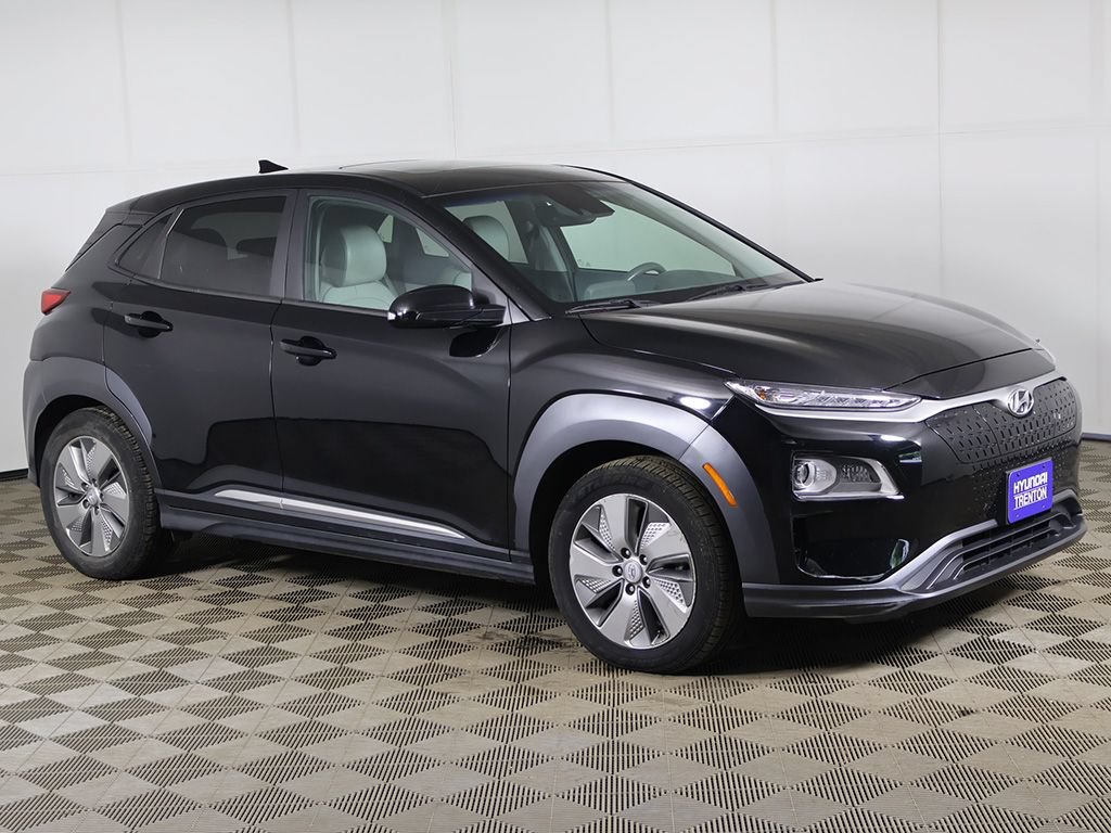 Certified 2021 Hyundai Kona Limited FWD image 2