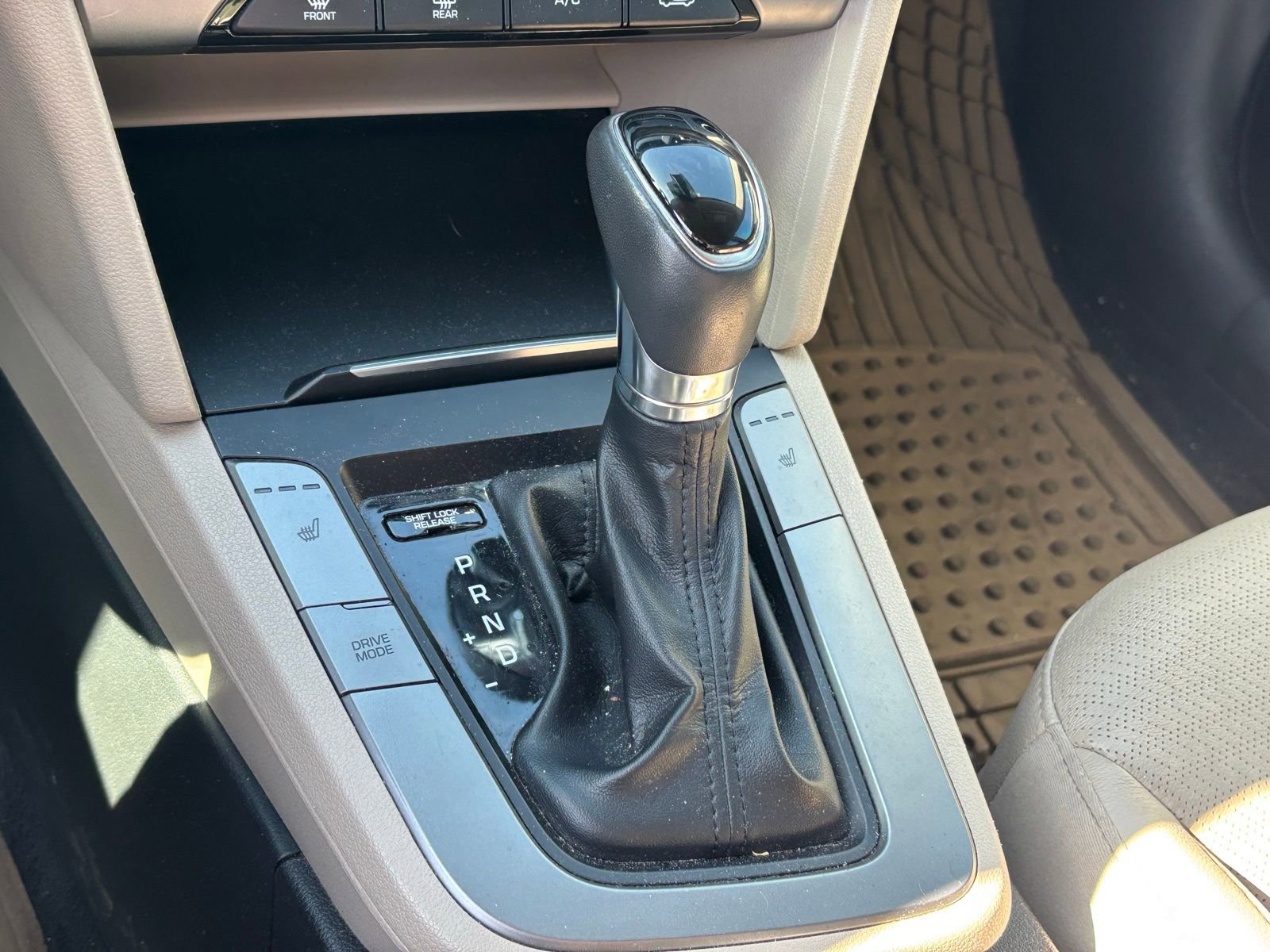 Used 2017 Hyundai Elantra Limited w/ Limited Ultimate Package 05 FWD image 6