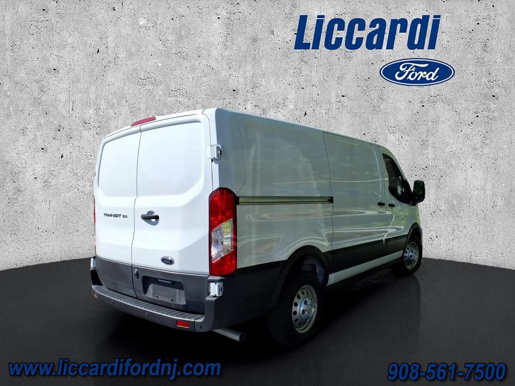 Used 2023 Ford Transit 150 Low Roof AWD image 4