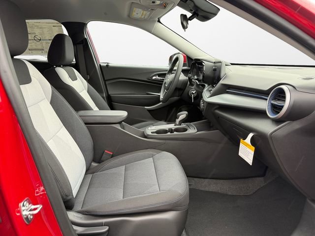 New 2026 Chevrolet Trax LS w/ LS Convenience Package FWD image 15