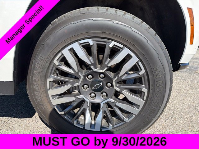 Used 2025 Chevrolet Suburban Z71 AWD/4WD image 39