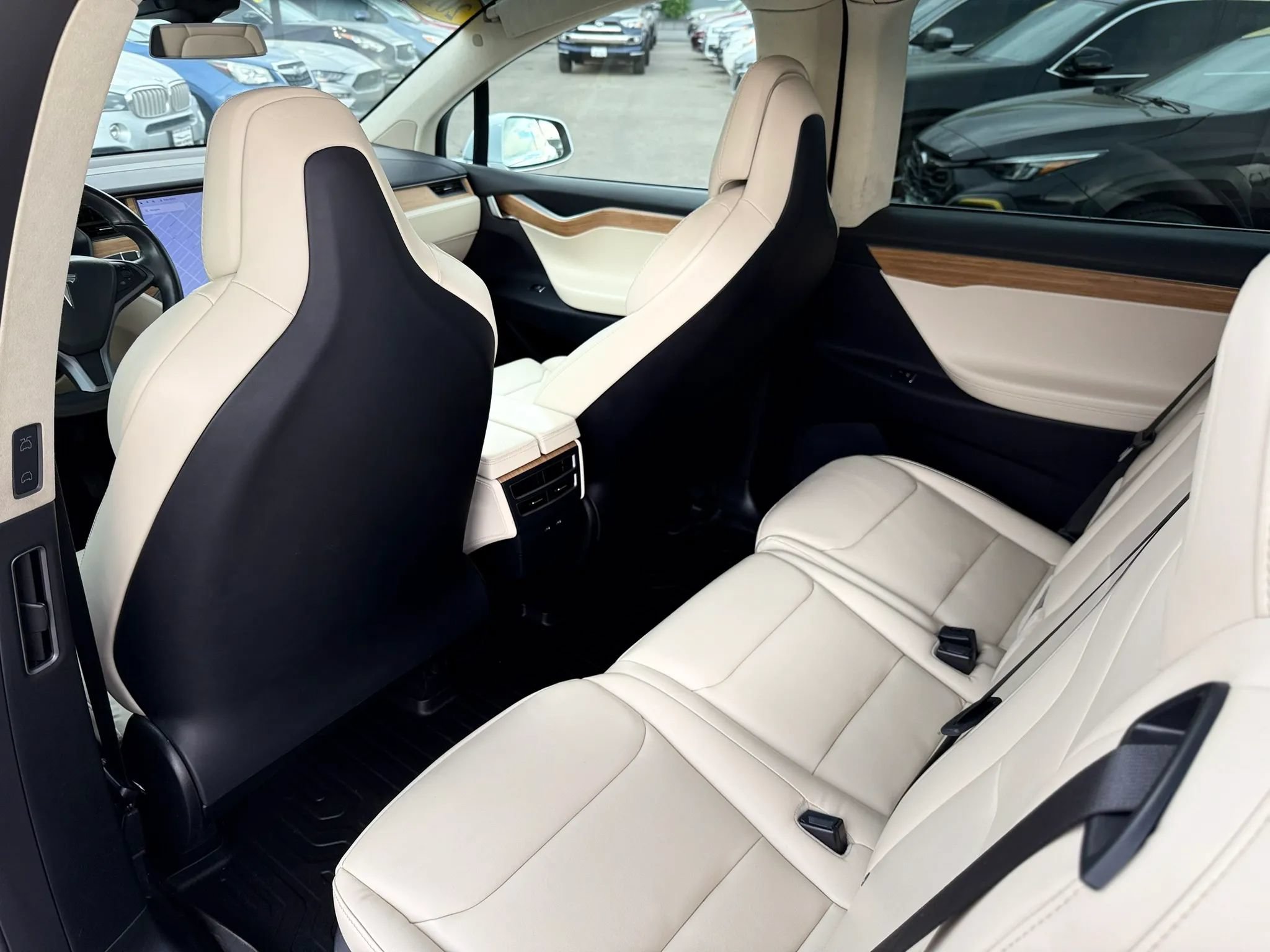 Used 2019 Tesla Model X Long Range AWD/4WD image 18