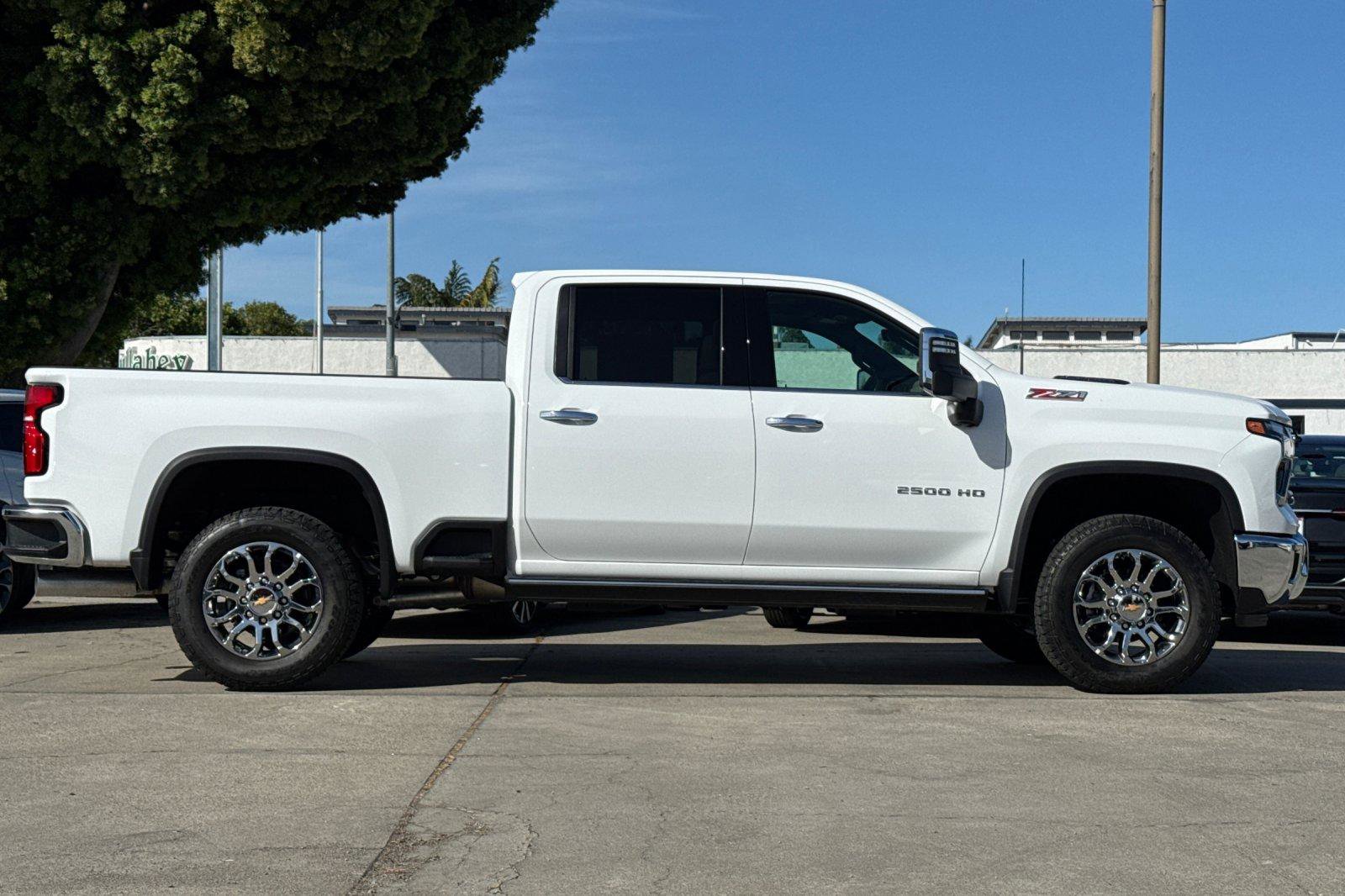 New 2026 Chevrolet Silverado 2500 LTZ w/ LTZ Premium Package AWD/4WD image 4