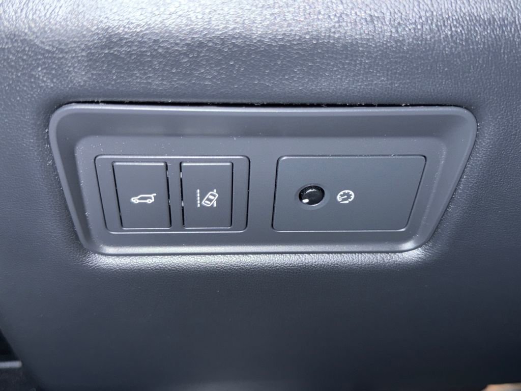 Used 2017 Land Rover Range Rover Sport SVR image 20