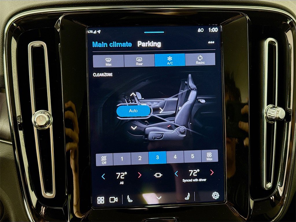 Used 2023 Volvo C40 P8 Recharge Plus image 16