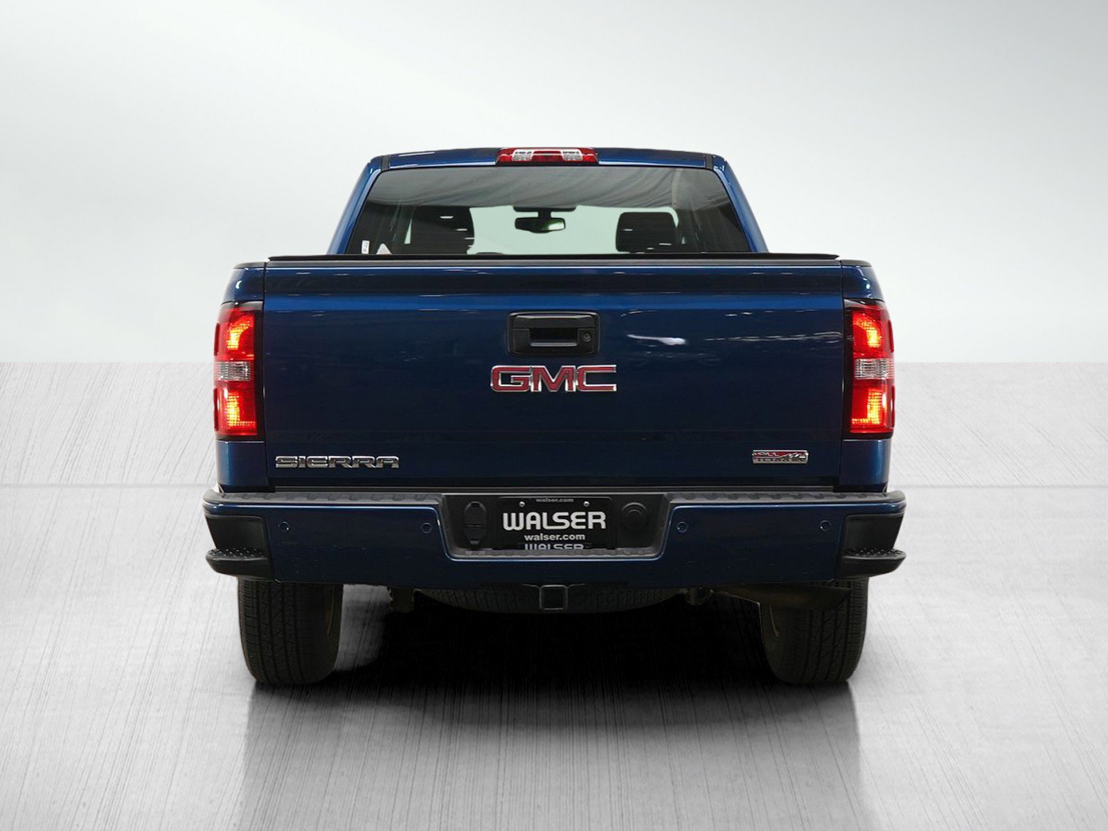 Used 2015 GMC Sierra 1500 SLE w/ All-Terrain Package AWD/4WD image 4