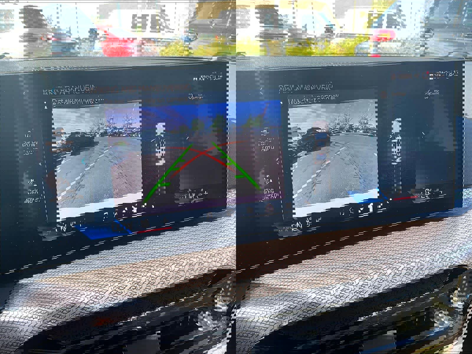 Used 2025 BMW 330i Sedan w/ M Sport Package image 22