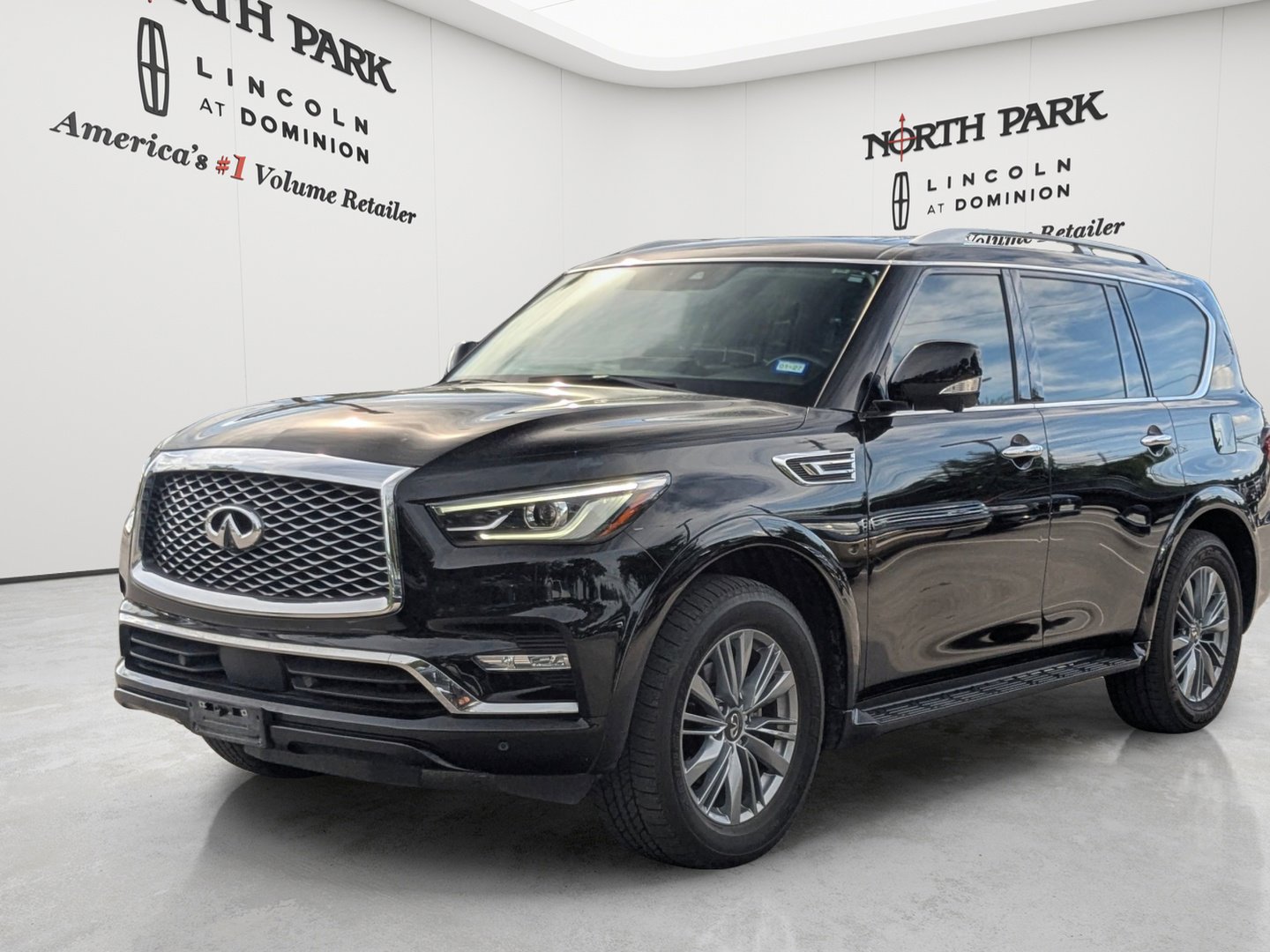 Used 2022 INFINITI QX80 Luxe w/ Cargo Package RWD image 1