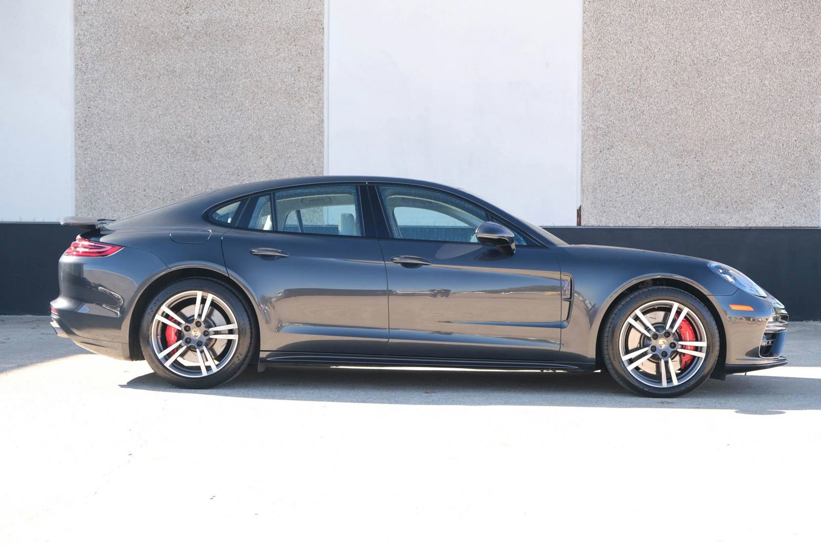 Used 2017 Porsche Panamera Turbo w/ Carbon Fiber Interior Package image 11