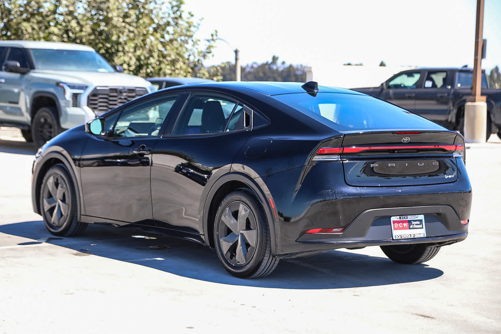 Used 2023 Toyota Prius LE FWD image 7