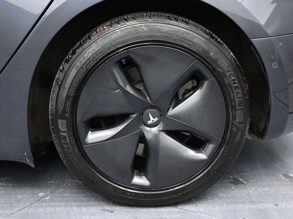 Used 2018 Tesla Model 3 Long Range image 11