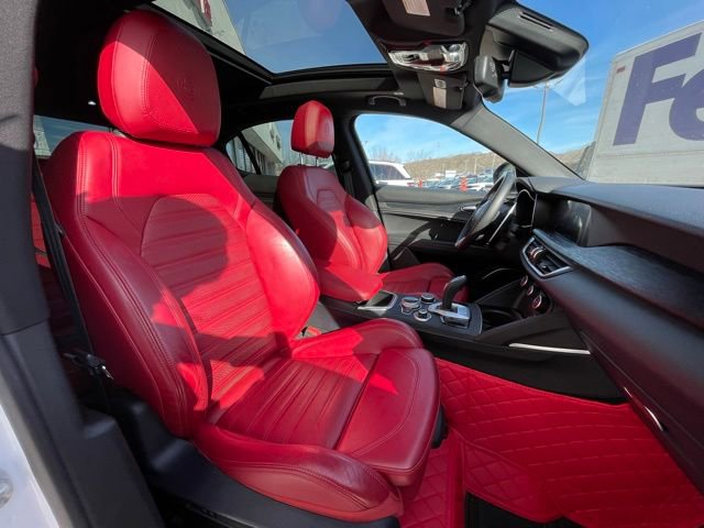 Used 2022 Alfa Romeo Stelvio Sprint image 31
