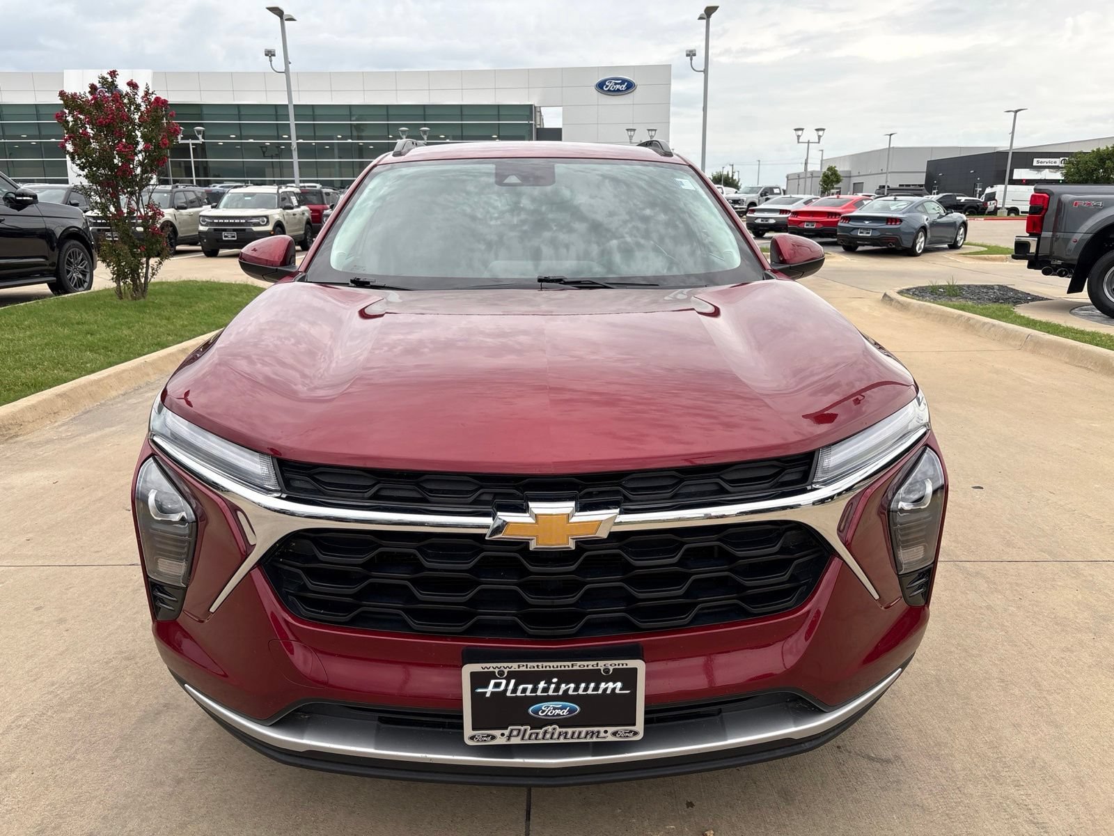 Used 2024 Chevrolet Trax LT w/ Driver Confidence Package FWD image 9