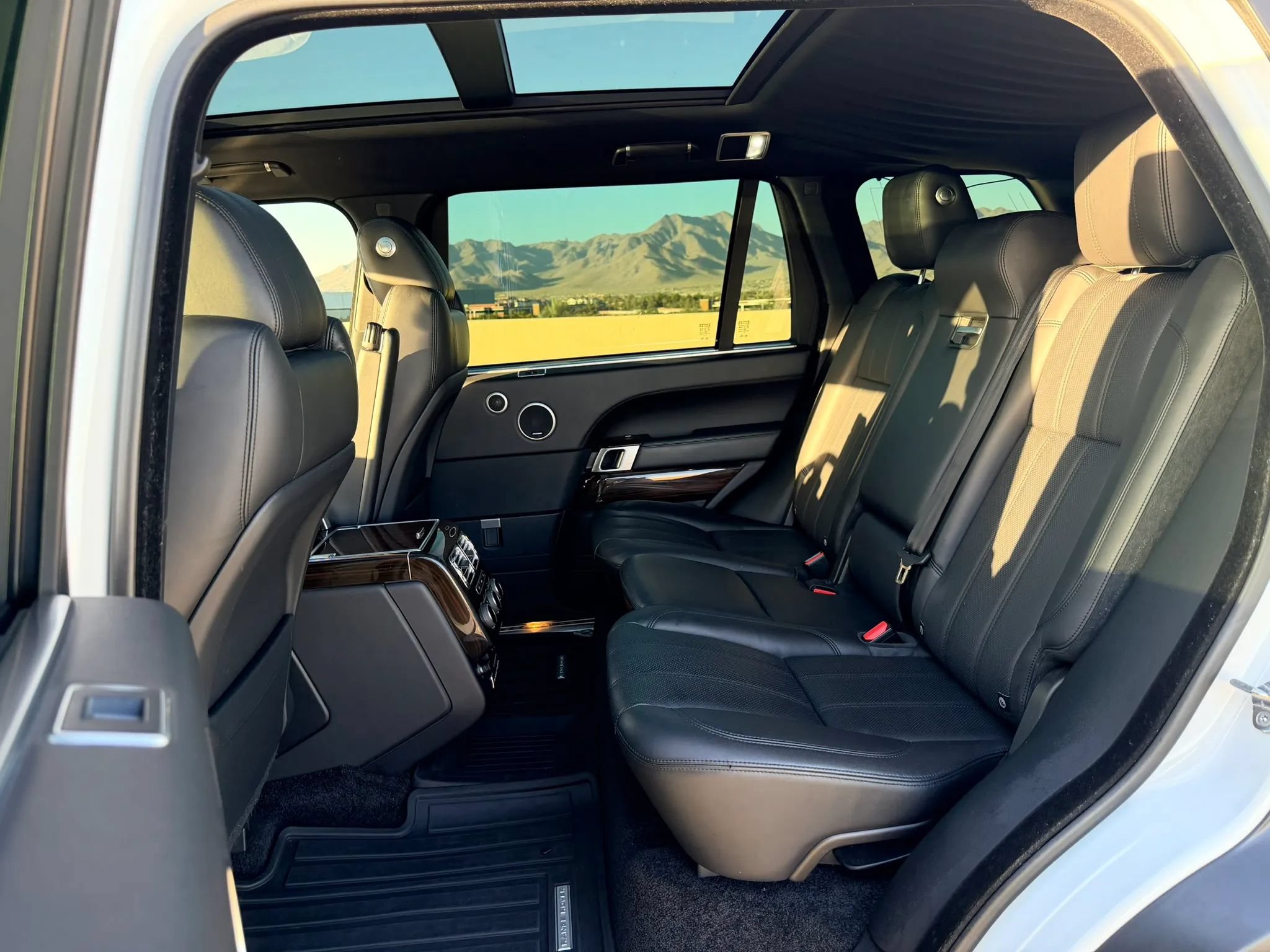 Used 2014 Land Rover Range Rover Long Wheelbase Supercharged AWD/4WD image 13