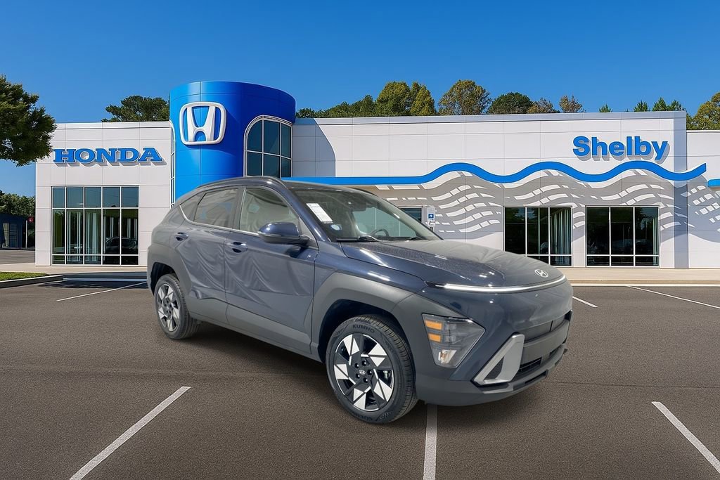 Used 2025 Hyundai Kona SEL image 2