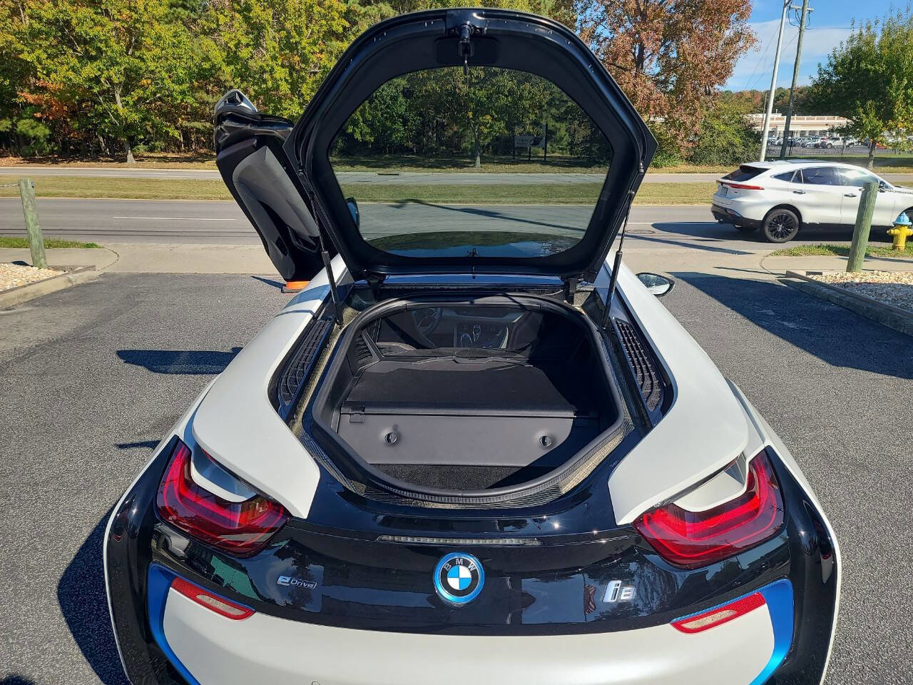 Used 2016 BMW i8 image 28