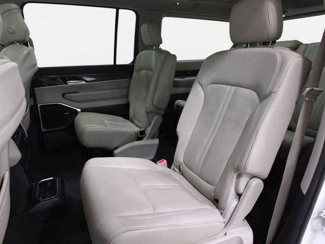 Used 2022 Jeep Wagoneer Series III w/ Premium Group I image 13